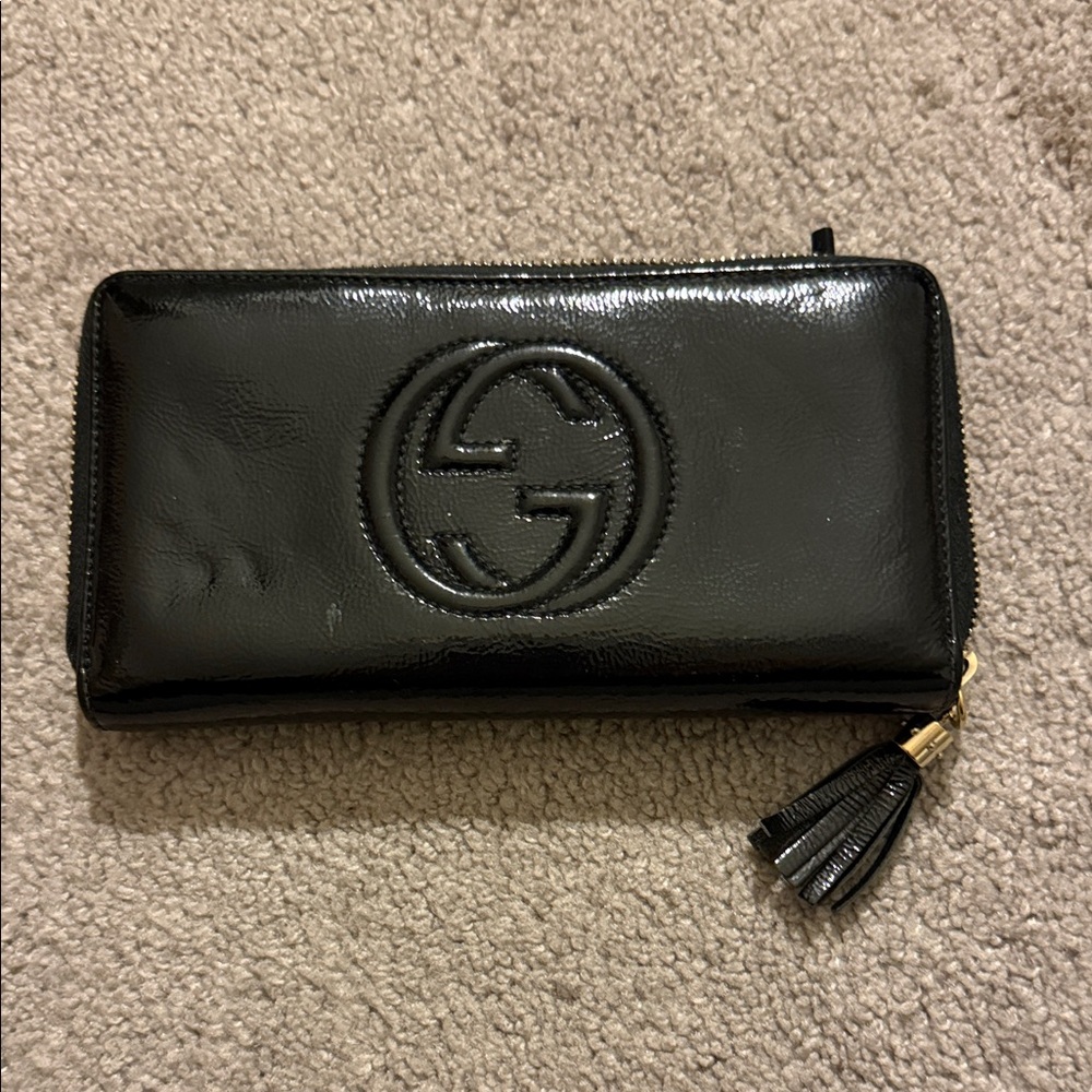 Gucci Shiny Soho Black Leather Zip Wallet